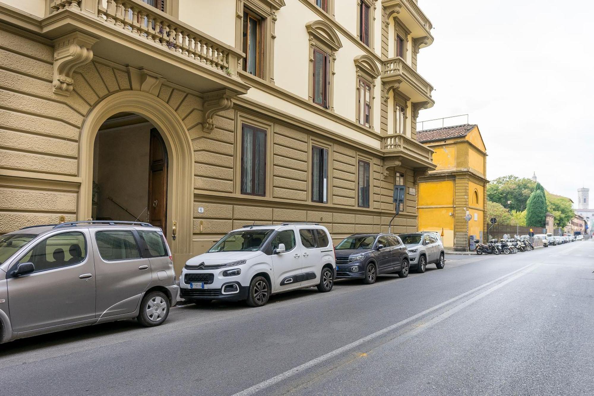 San Marco Black Appartamento Luxury Con Terrazzo E Parcheggio Su Richiesta ฟลอเรนซ์ ภายนอก รูปภาพ