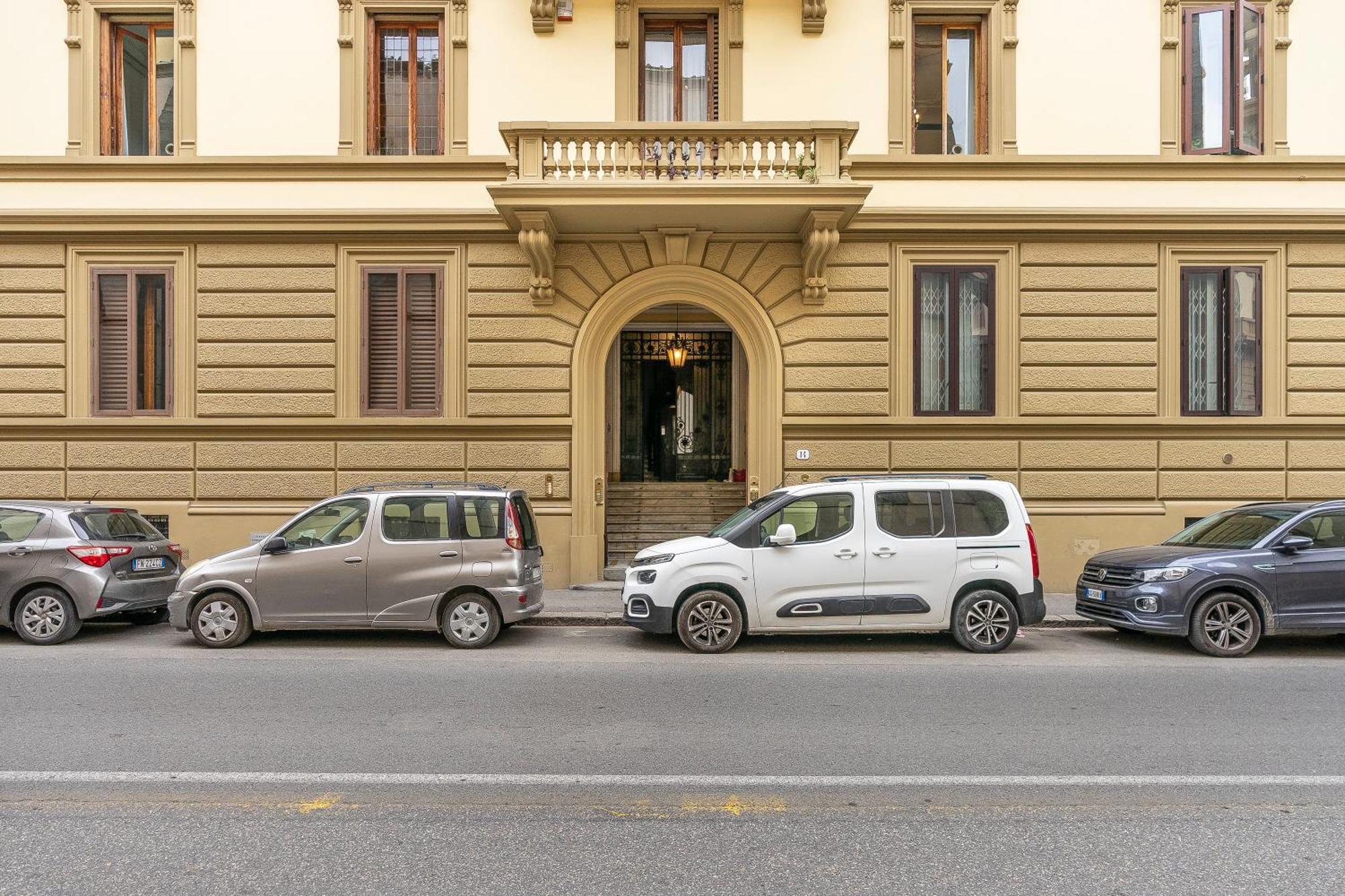 San Marco Black Appartamento Luxury Con Terrazzo E Parcheggio Su Richiesta ฟลอเรนซ์ ภายนอก รูปภาพ
