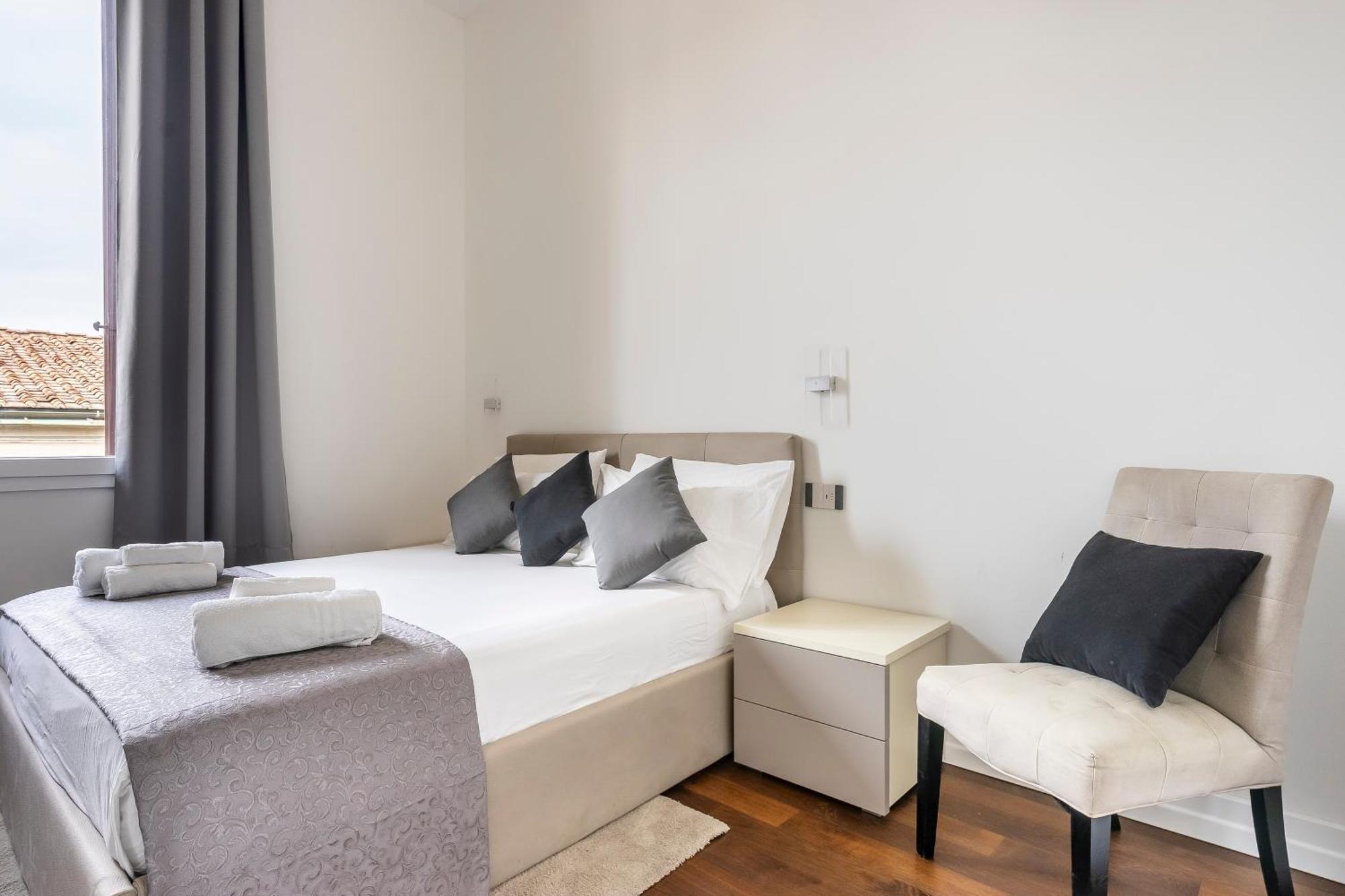 San Marco Black Appartamento Luxury Con Terrazzo E Parcheggio Su Richiesta ฟลอเรนซ์ ภายนอก รูปภาพ